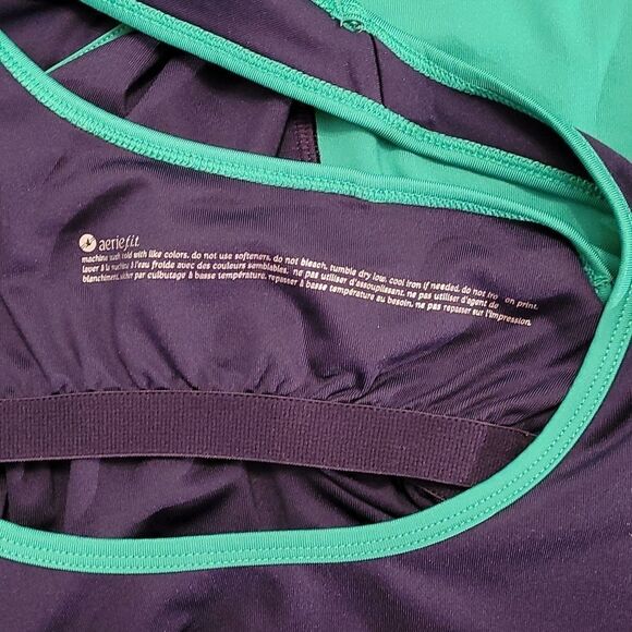 BRAND NEW AERIE F.I.T TOP WITH BUILT IN SPORT BRA - Picture 11 of 14